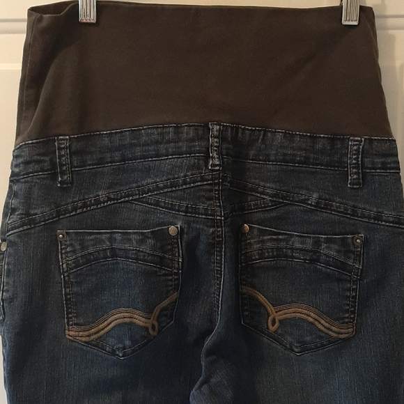 Thyme Maternity jeans - Picture 6 of 7